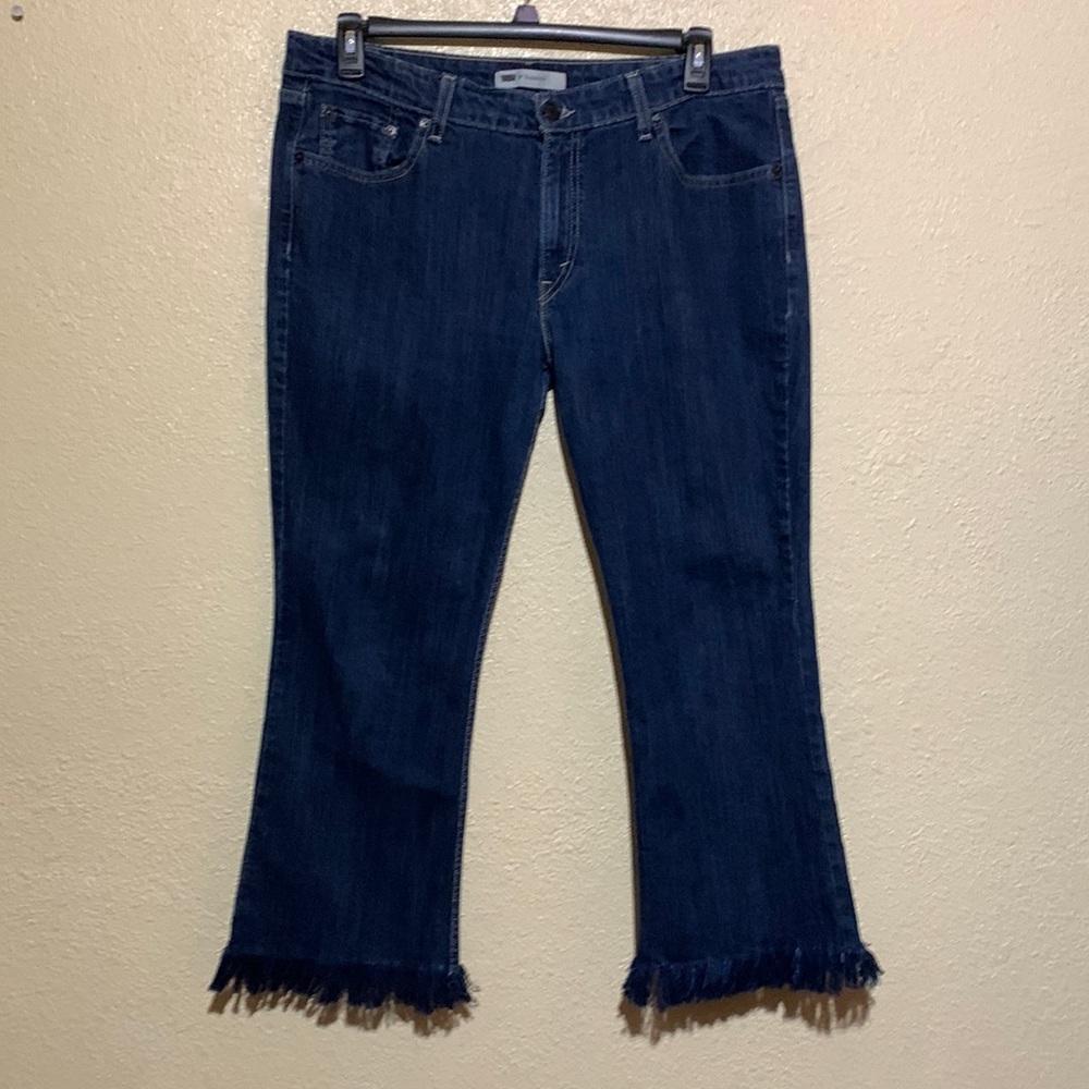 518 Jeans Blue Pants Capris/Cropped with Bottom Fringe Size 32